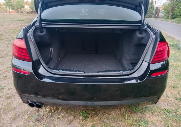 BMW Seria 5 cena 96000 przebieg: 142000, rok produkcji 2015 z Bobolice małe 79
